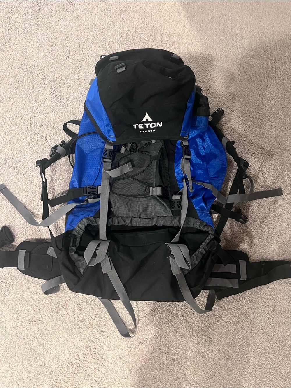 Teton Sports Fox 5200 Backpacking Pack 85L Camping Hike Adjustable Frame Men’s